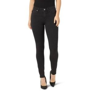 Rock & Republic Black Skinny Jeans.